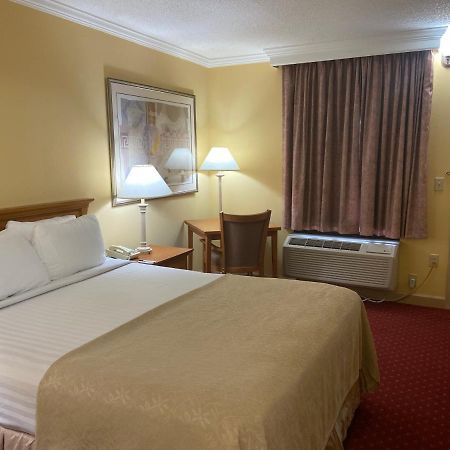 Bryson Inn Маунт-Ері Екстер'єр фото