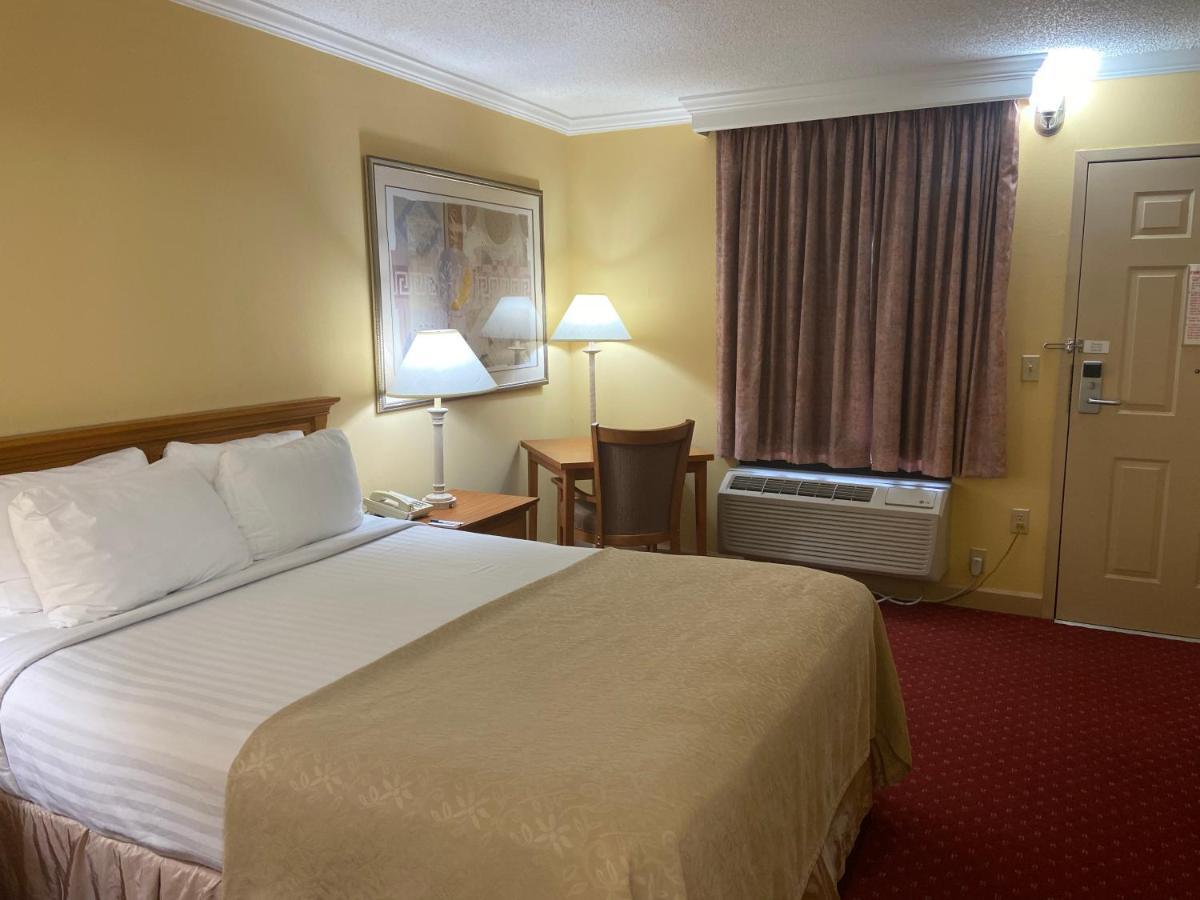 Bryson Inn Маунт-Ері Екстер'єр фото